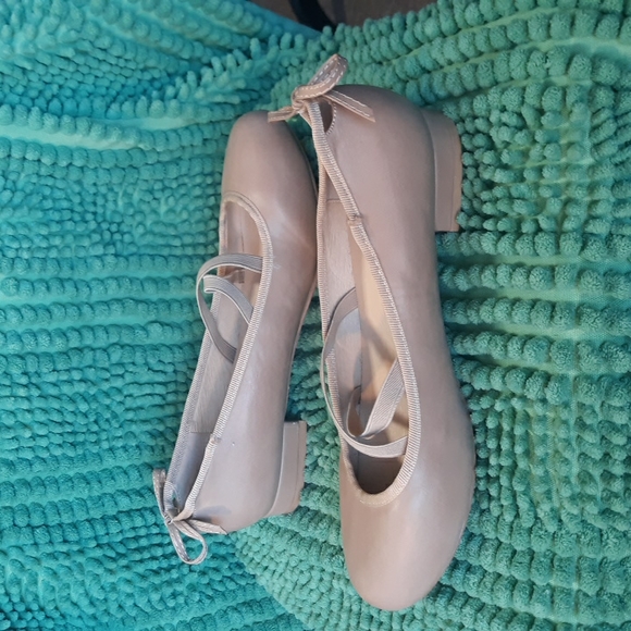 Room of Fashion slip on shoes size 7.5 - Picture 2 of 6